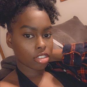 Meet your Posher, Monya